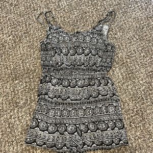 Women’s romper size small